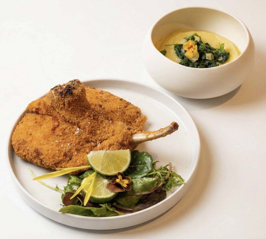 Rántotthús burgonyapüré,Schnitzel with mashed potatoes